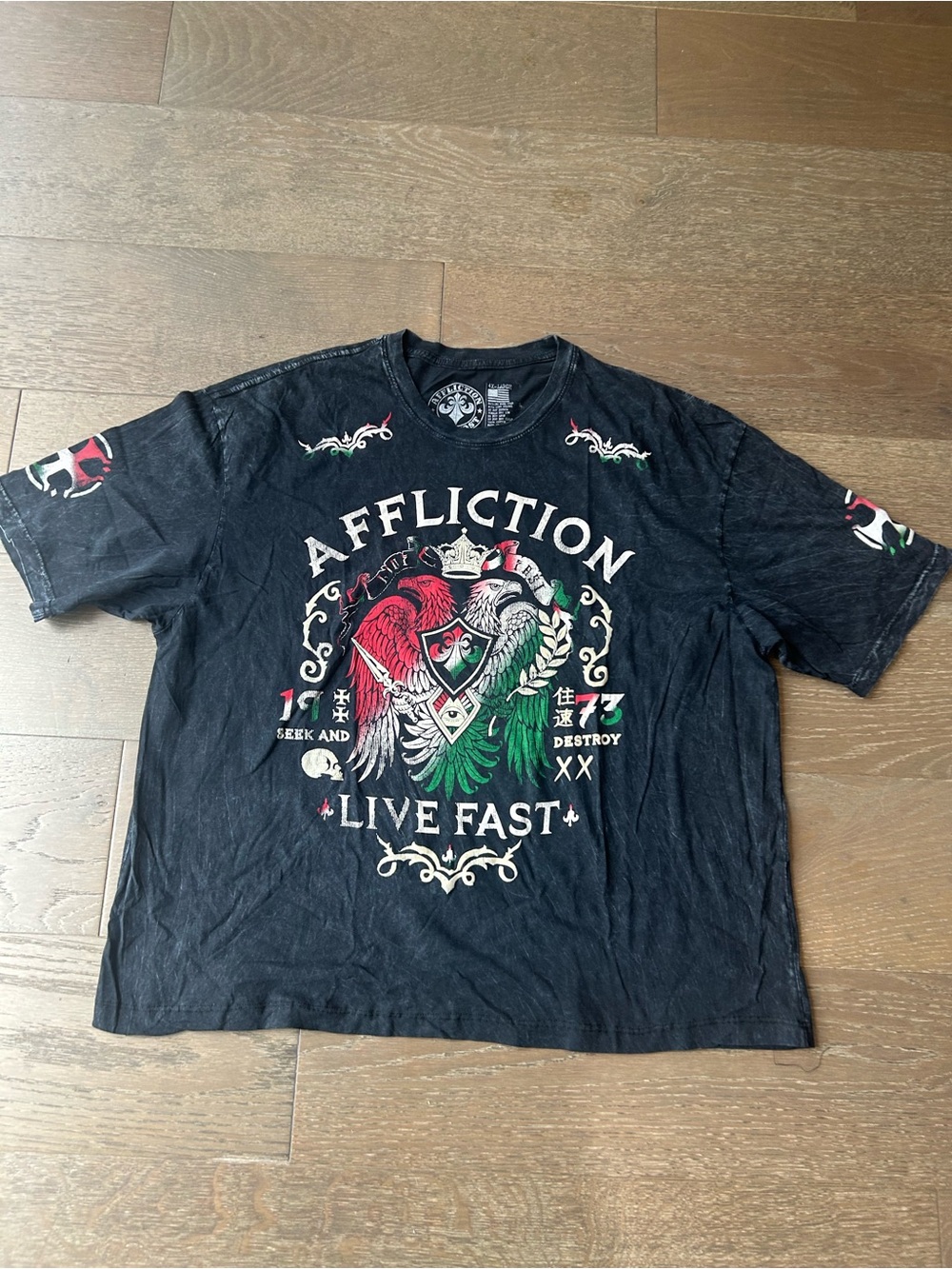 Affliction Black Short-Sleeve Tee with Red & Green Crest Graphic size 4X
